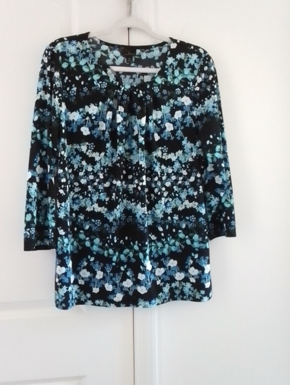 Worthington Black Floral-Print Long Sleeve Tunic with Blue Accents